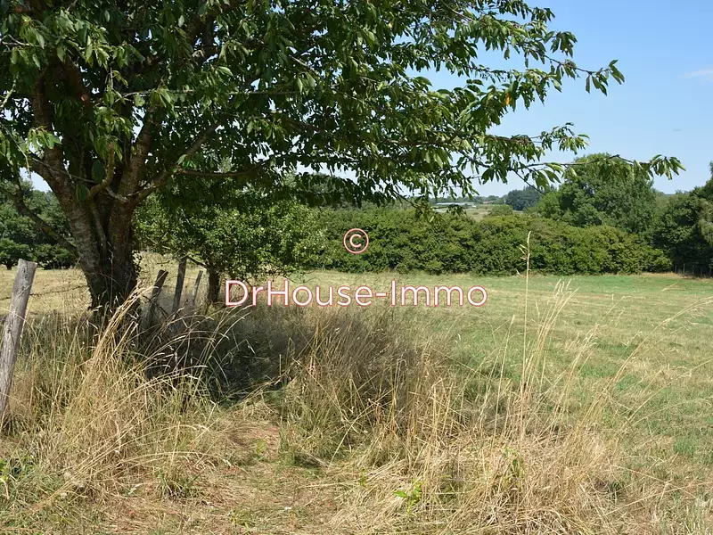 Terrain, 11 100 m²