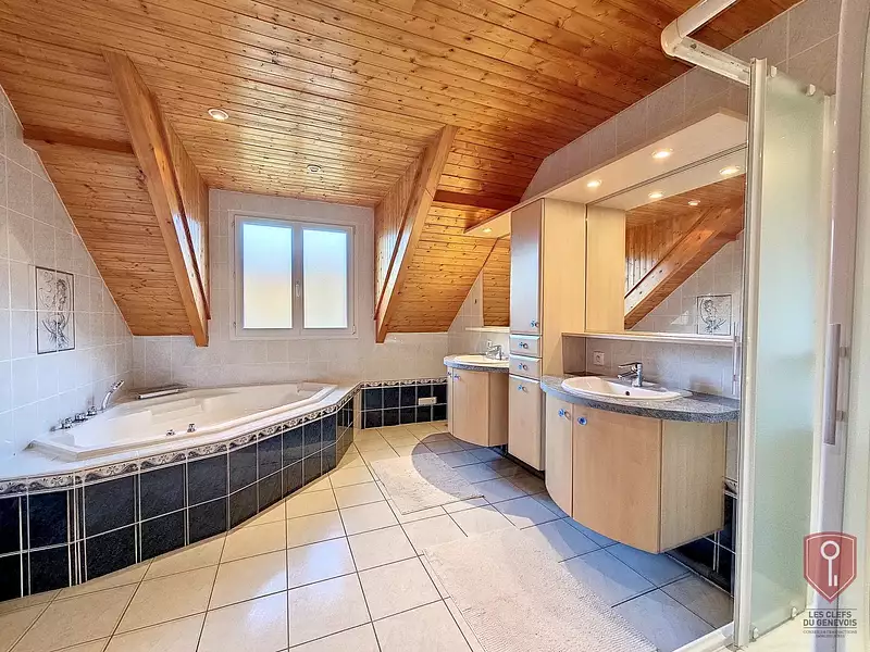 Maison, 210,95 m²