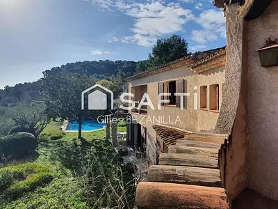 Maison, 225 m²