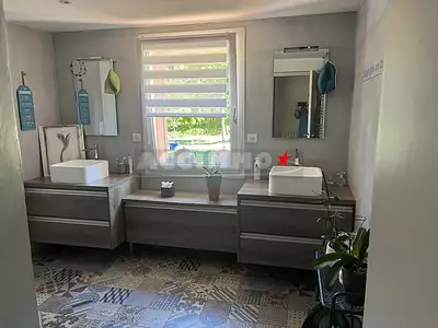Maison, 250 m²