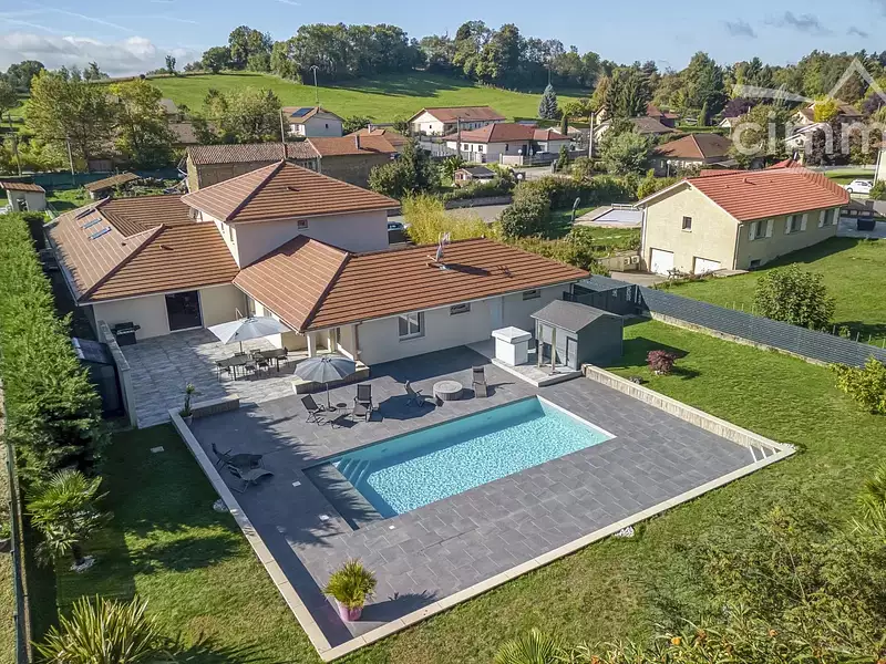 Maison, 325 m²