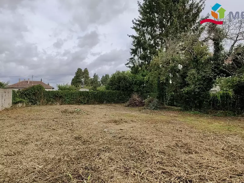 Terrain, 300 m²
