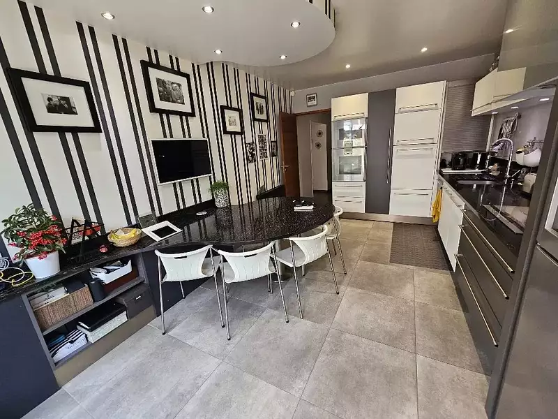 Maison, 187 m²