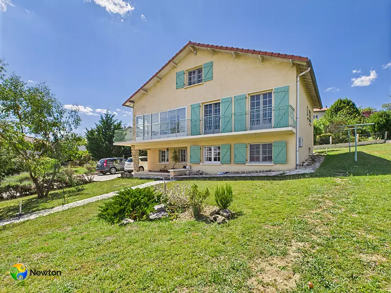 Maison, 230 m²