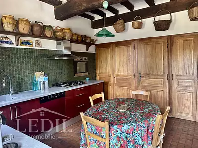 Maison, 238 m²