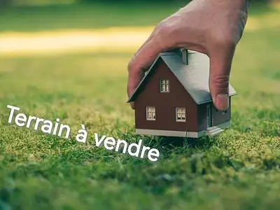 Terrain, 700 m²