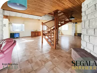 Maison, 275 m²