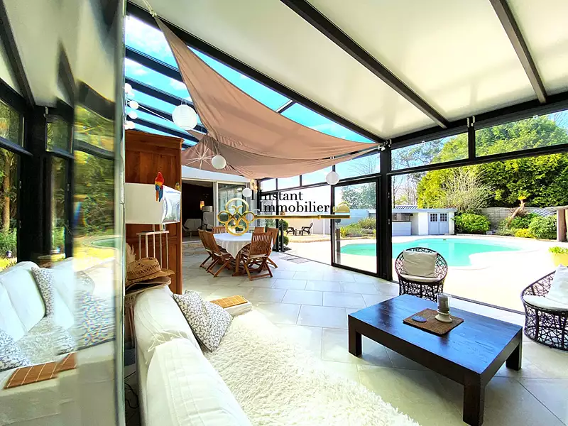 Maison, 225 m²