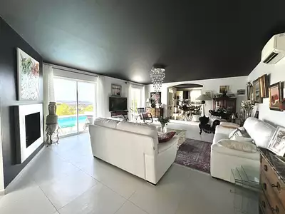 Maison, 243 m²