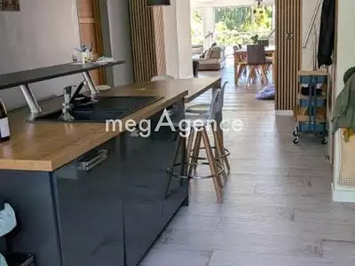 Maison, 220 m²