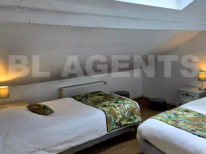 Maison, 807 m²