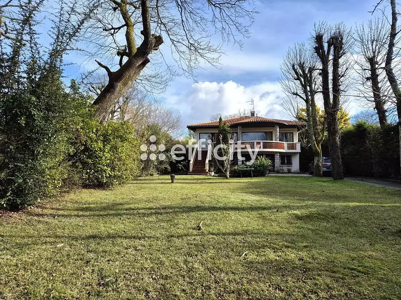 Maison, 195 m²