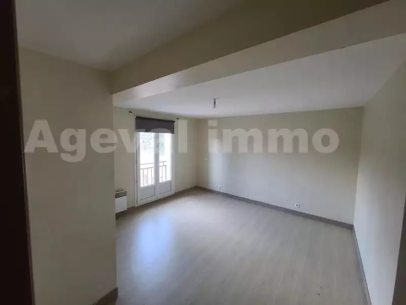Immeuble, 675 m²