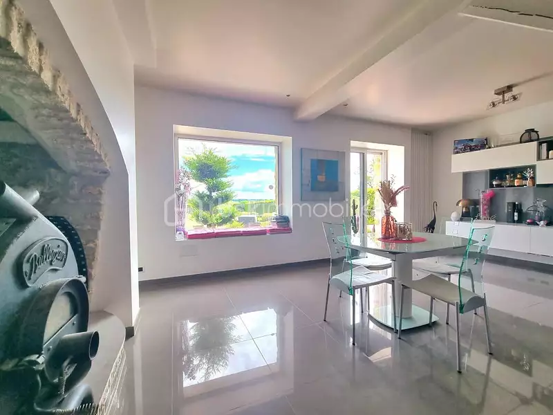 Maison, 245 m²
