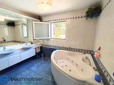 Maison, 237 m²