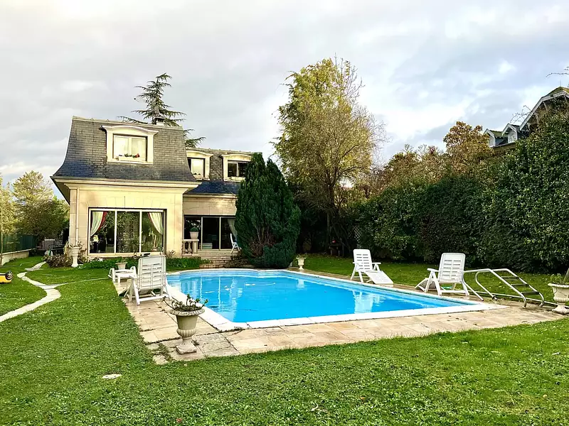 Maison, 230 m²