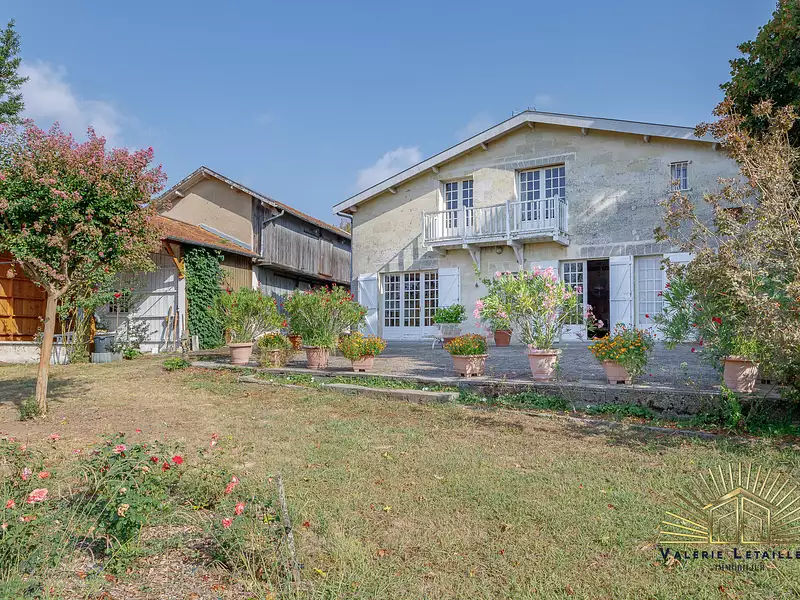 Maison, 329 m²
