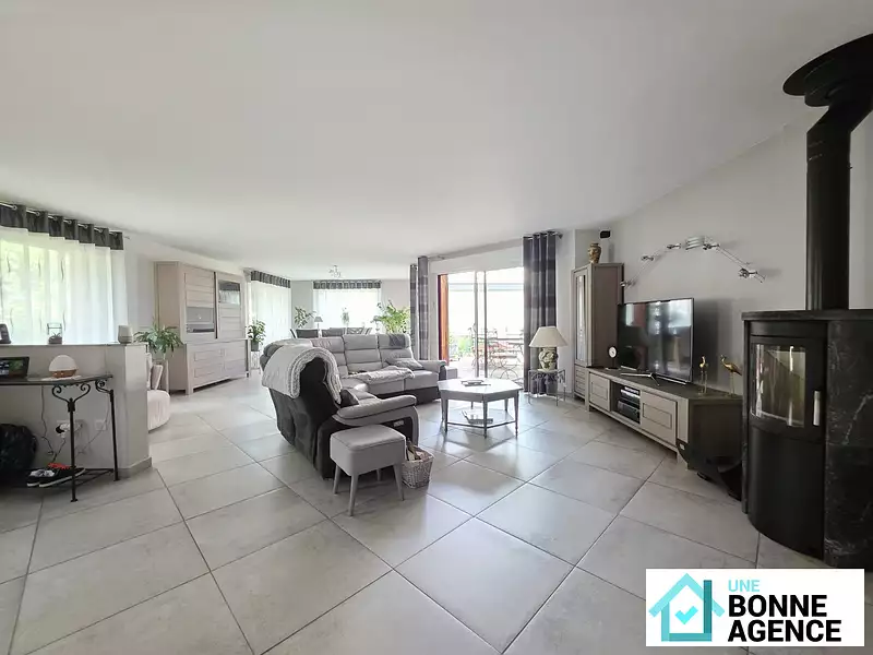 Maison, 235 m²