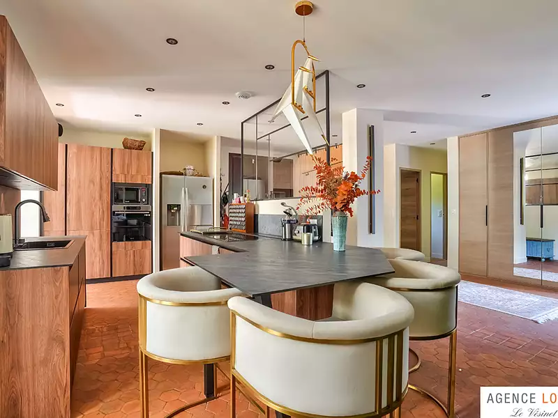 Maison, 300 m²