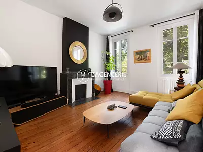 Maison, 235 m²