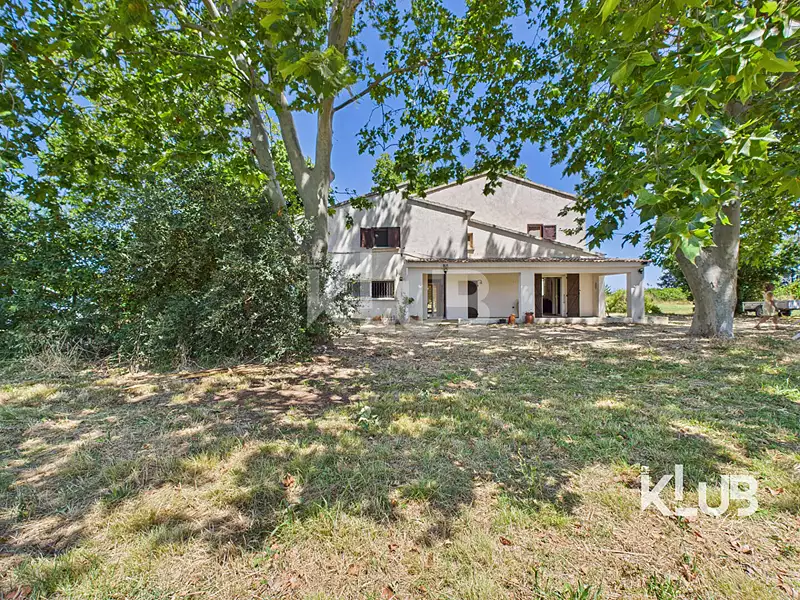 Maison, 180 m²