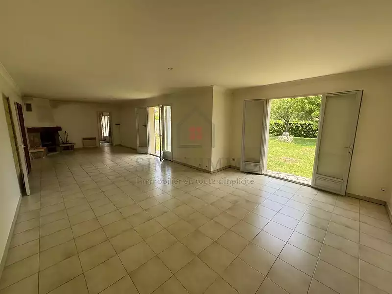Maison, 180 m²