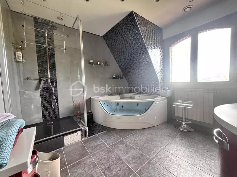 Maison, 199 m²