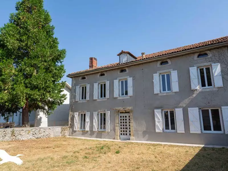 Maison, 256 m²