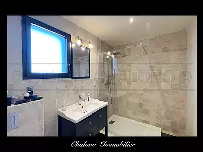 Maison, 255 m²