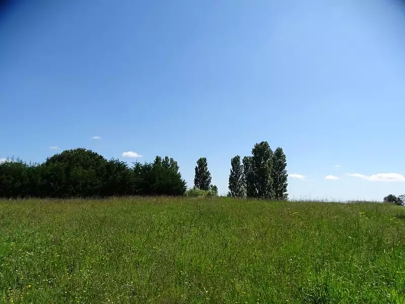 Terrain, 3 048 m²