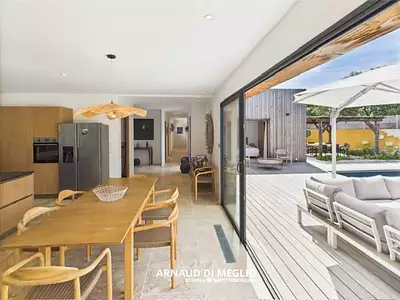 Maison, 167 m²