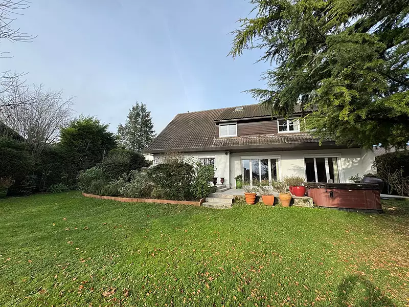Maison, 240 m²