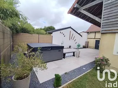 Maison, 166 m²