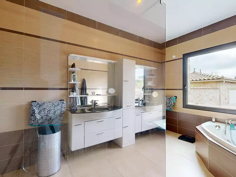 Maison, 251 m²