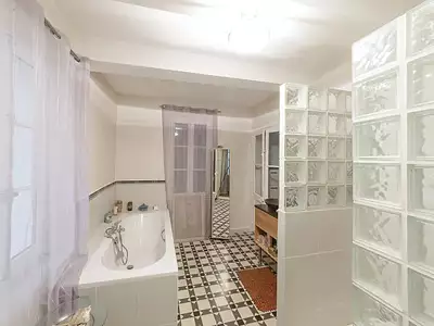 Maison, 746 m²