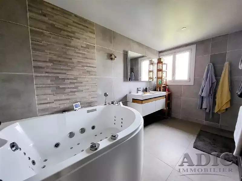 Maison, 168 m²