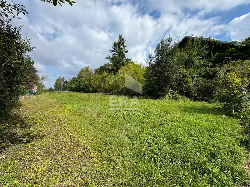 Terrain, 1 800 m²