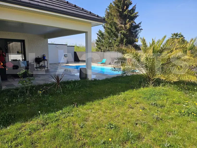 Maison, 166 m²
