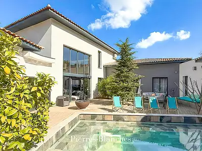 Maison, 369,65 m²