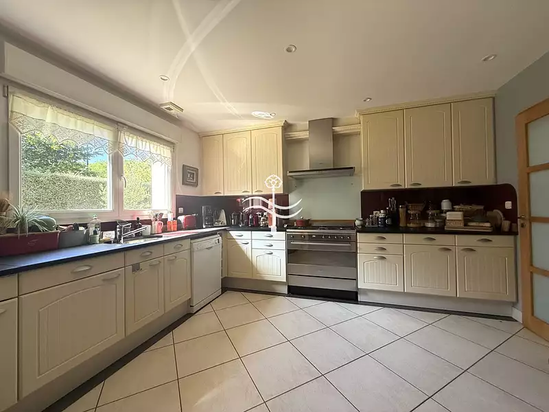Maison, 215 m²