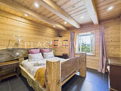 Maison, 704 m²