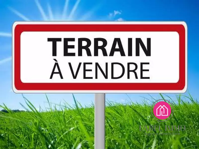 Terrain, 683 m²