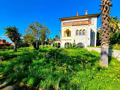 Maison, 818 m²