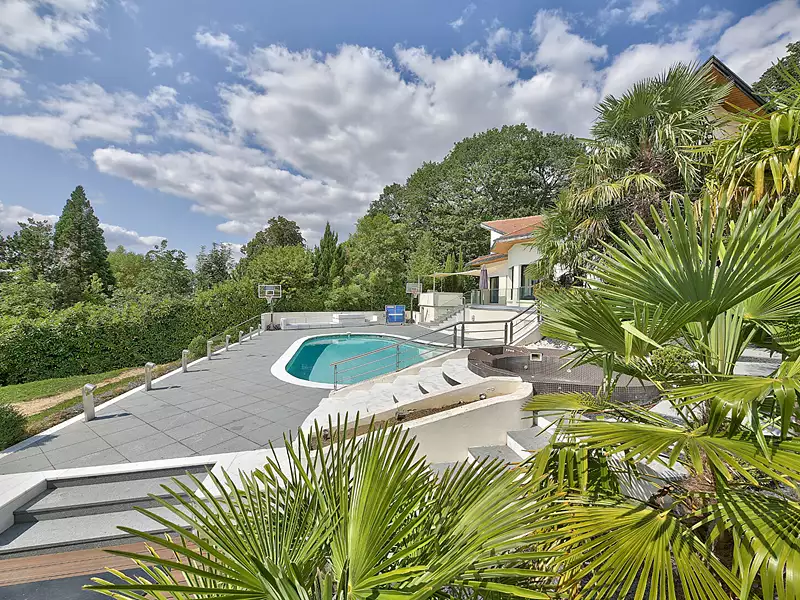 Maison, 603,58 m²