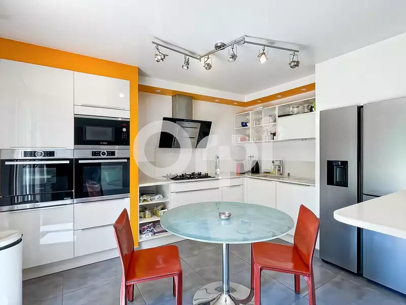 Maison, 167 m²