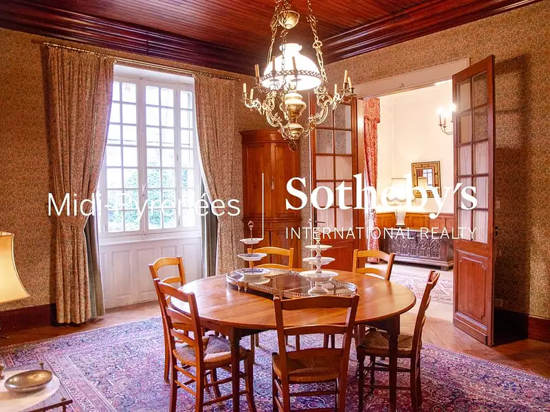 Maison, 556 m²