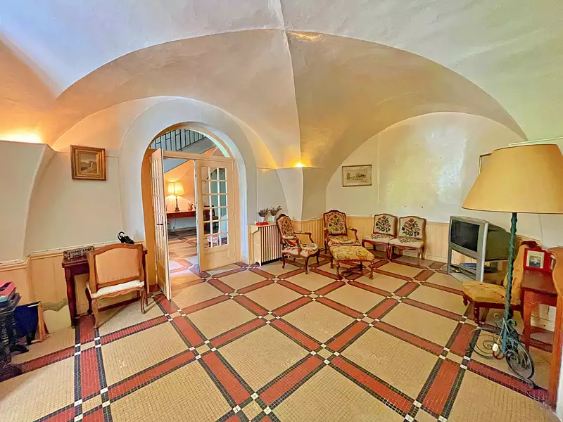 Maison, 751 m²