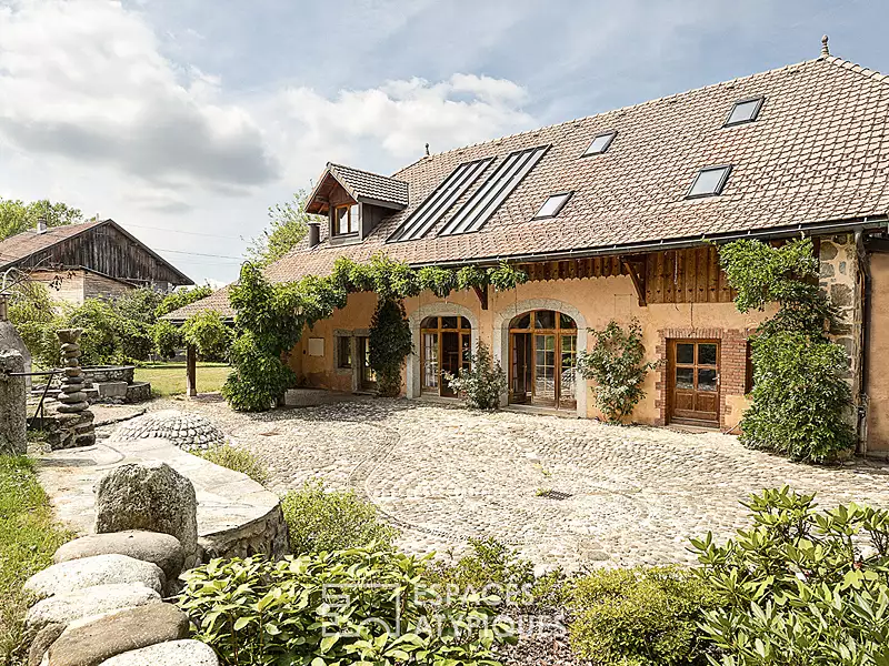 Maison, 340 m²