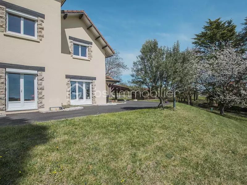 Maison, 280 m²