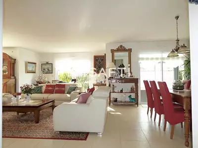 Maison, 250 m²